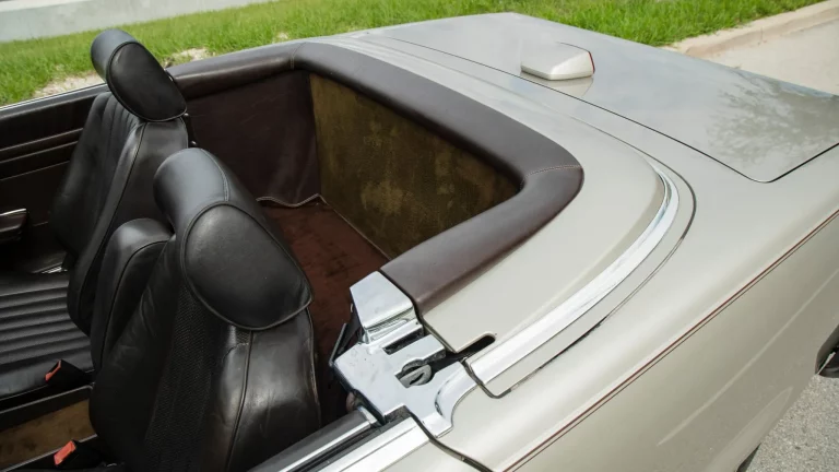 1986_mercedes-benz_560sl_DSC05400-72679-scaled