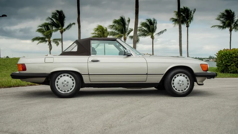 1986_mercedes-benz_560sl_DSC05762-1-72251-scaled
