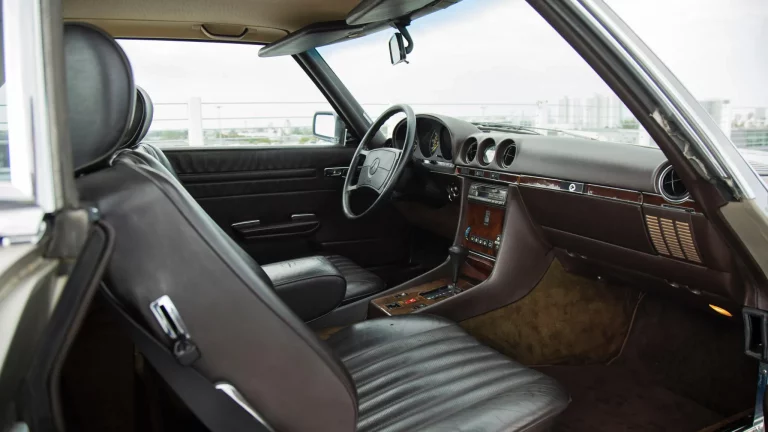 1986_mercedes-benz_560sl_DSC08626-71921-scaled