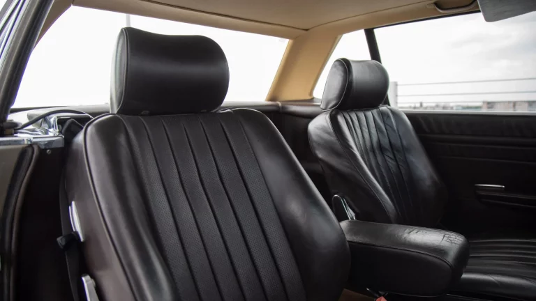 1986_mercedes-benz_560sl_DSC08629-71948-scaled
