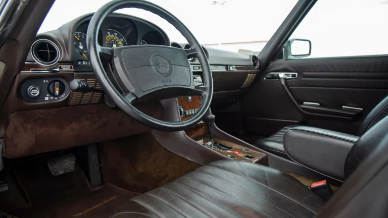 1986_mercedes-benz_560sl_DSC08631-71965-scaled