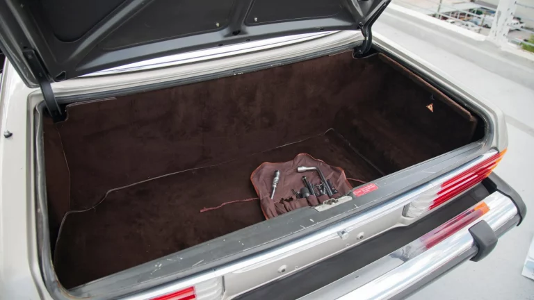 1986_mercedes-benz_560sl_DSC08696-72126-scaled