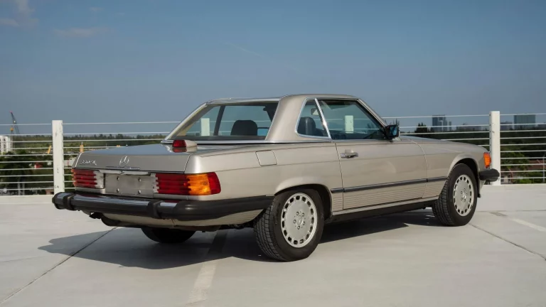 1986_mercedes-benz_560sl_DSC08752-71490-scaled