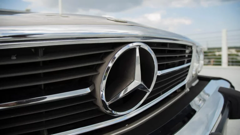 1986_mercedes-benz_560sl_DSC08777-71662-scaled