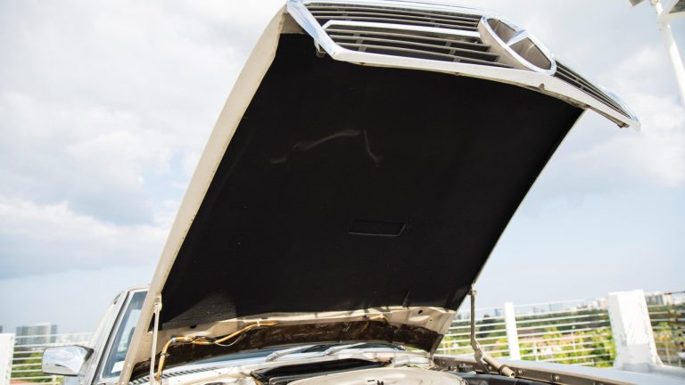 1986_mercedes-benz_560sl_DSC08840-71765-scaled