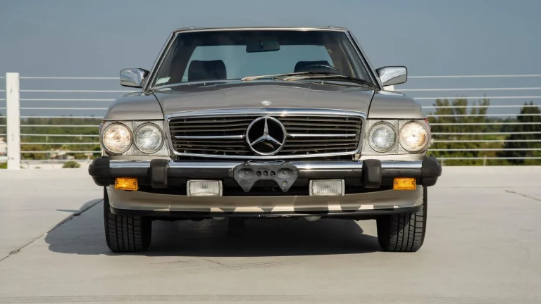 1986_mercedes-benz_560sl_DSC08861-71737-scaled