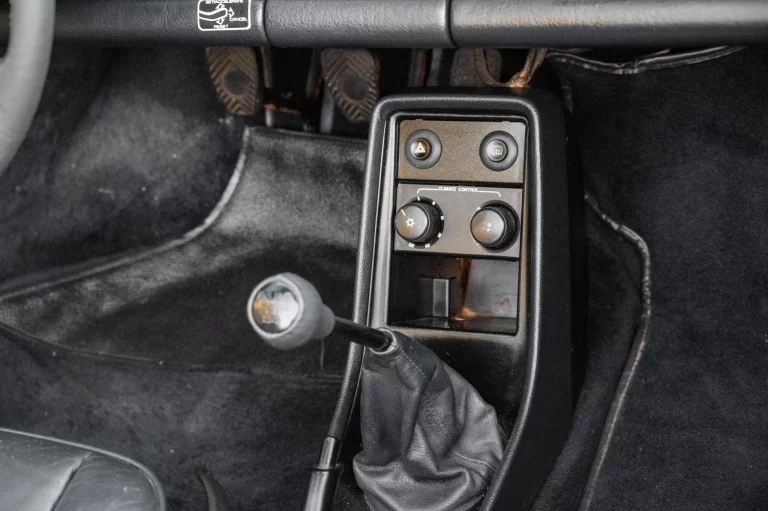 1987_porsche_911-carrera-cabriolet_1987_porsche_911-carrera-cabriolet_294e4a8f-9bb0-4e72-b5f9-3414380f06f2-xLvN0C-24714-24715-scaled