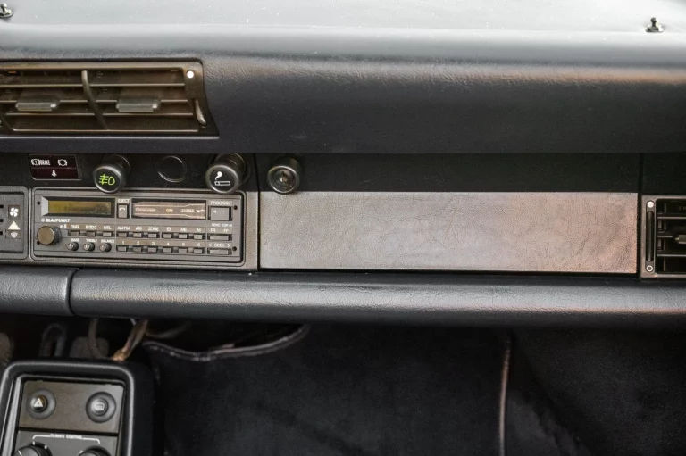 1987_porsche_911-carrera-cabriolet_1987_porsche_911-carrera-cabriolet_d19d6a88-6819-40e9-aad1-61c0d3f6d66b-BjboZ0-24706-24707-scaled