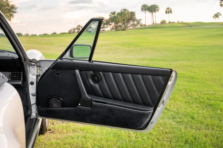 1987_porsche_911-carrera-cabriolet_1987_porsche_911-carrera-cabriolet_da9e9758-9959-40ad-8e69-3d4f837db859-mI2HZX-24730-24731-scaled