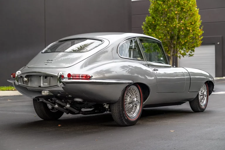 1966_jaguar_xke-22_1966_jaguar_xke-22_4c61d93e-af55-4675-88cb-d1b632df72ec-ZBk1uJ-35351-35352-scaled