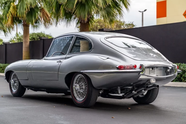 1966_jaguar_xke-22_1966_jaguar_xke-22_745a87cc-3cb2-41e0-8c32-fd85b16c6c60-PeKVYY-35367-35368-scaled