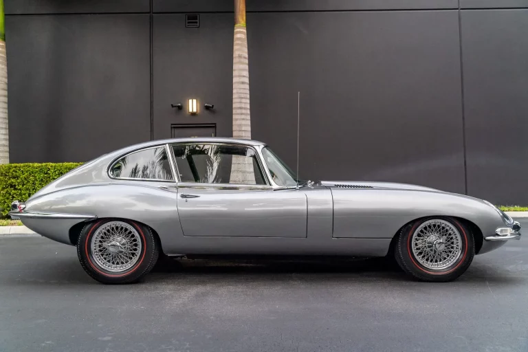 1966_jaguar_xke-22_1966_jaguar_xke-22_b36929f1-32b2-4c2b-9e0f-1ca3849b0d26-ulIzgs-35343-35344-scaled