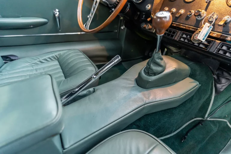 1966_jaguar_xke-22_1966_jaguar_xke-22_e3485a39-0b56-465f-8cd3-800277ccee94-fN10Px-35649-35650-scaled