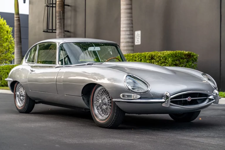 1966_jaguar_xke-22_1966_jaguar_xke-22_ed9797eb-40d3-45a7-ba4b-7193be8ad55f-QlyXsV-35333-35336-scaled
