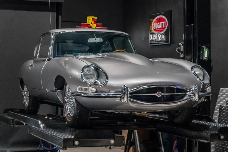 1966_jaguar_xke-22_1966_jaguar_xke-22_f227b956-702b-43d5-87ec-fa98727a37fb-Dkr7Ay-36061-36062-scaled
