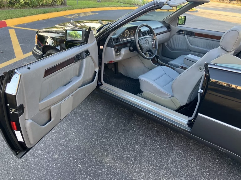 1995_mercedes-benz_e320-convertible_IMG_6173-14503-scaled
