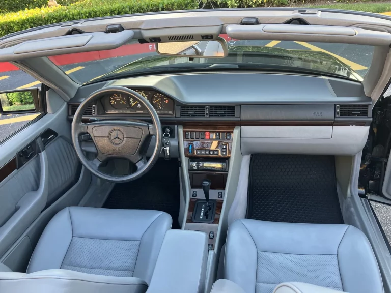 1995_mercedes-benz_e320-convertible_IMG_6179-14585-scaled