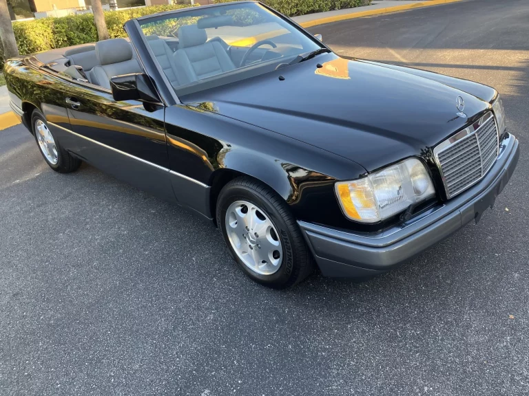 1995_mercedes-benz_e320-convertible_IMG_6183-14638-scaled