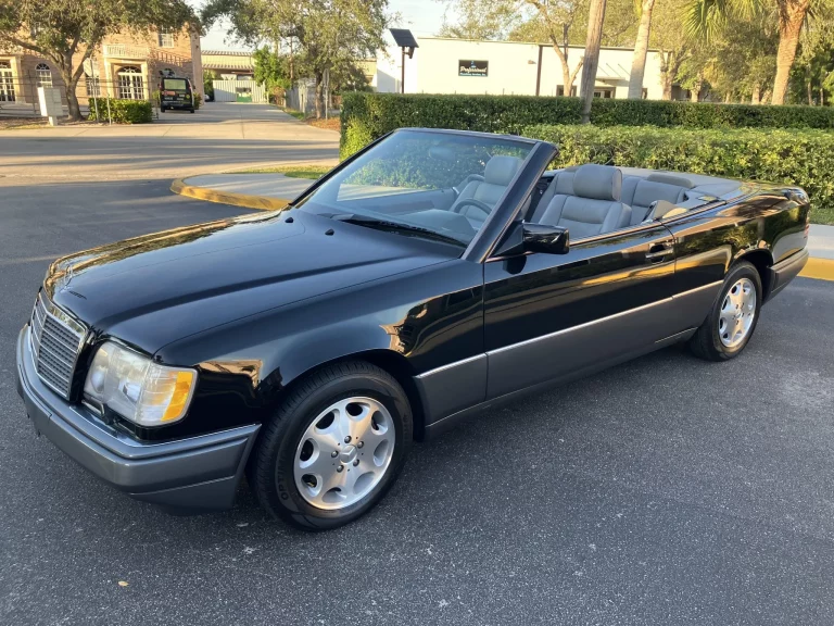 1995_mercedes-benz_e320-convertible_IMG_6184-14645-scaled