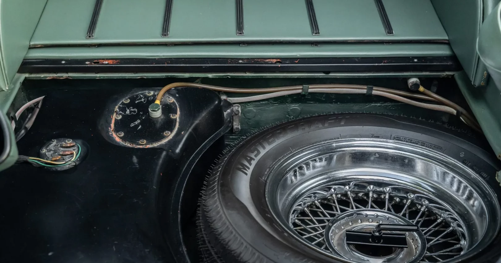 1966_jaguar_xke-22_1966_jaguar_xke-22_a23012c9-9428-49af-882f-6c8dc55588f4-DNvwib-35750-35751-scaled