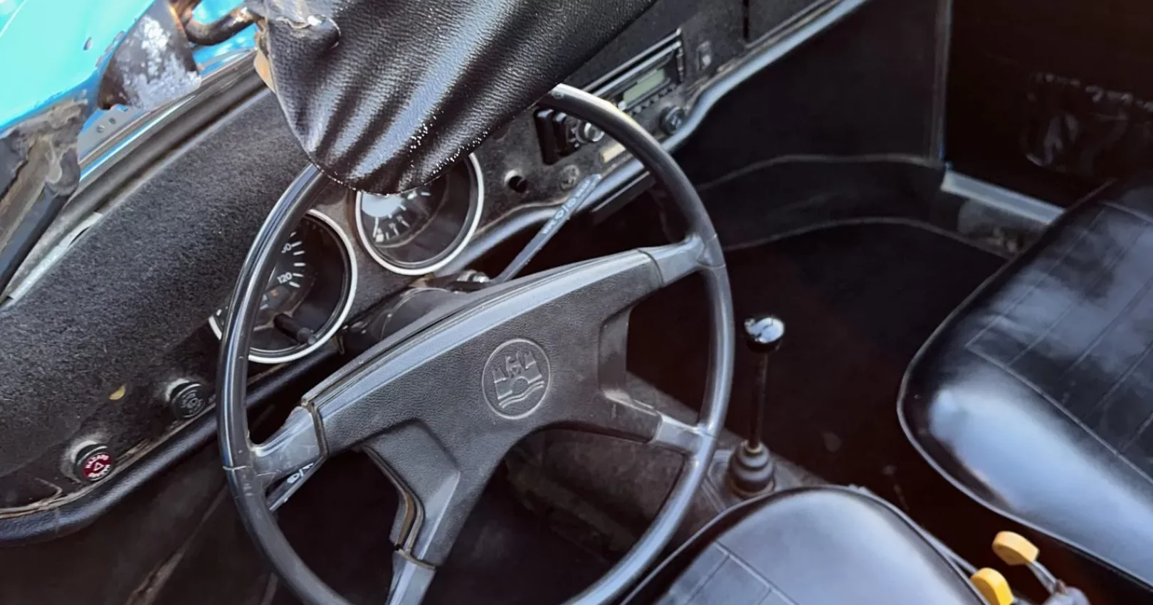 1973_volkswagen_karmann-ghia-convertible_64F17E03-D1D5-4401-9A7C-B19D9FB2BE9B-66935-scaled
