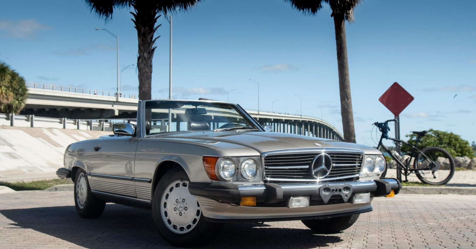 1986_mercedes-benz_560sl_DSC07837-copy-72460-scaled