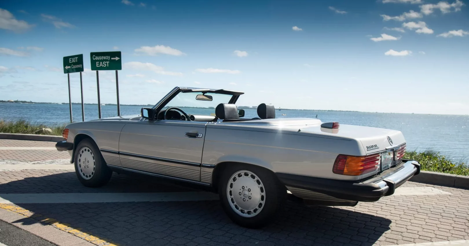 1986_mercedes-benz_560sl_DSC07958-copy-72424-scaled
