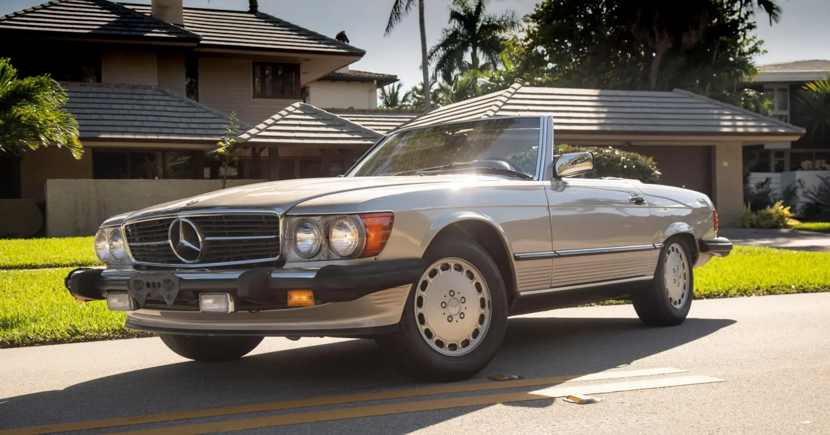 1986_mercedes-benz_560sl_DSC08021-copy-72478-scaled