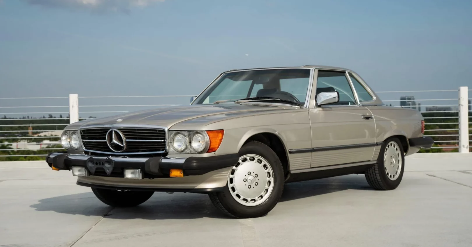 1986_mercedes-benz_560sl_DSC08801-71415-scaled