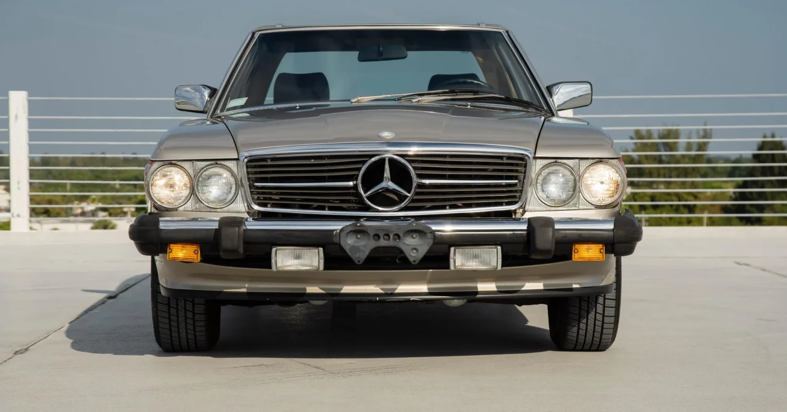 1986_mercedes-benz_560sl_DSC08861-71737-scaled