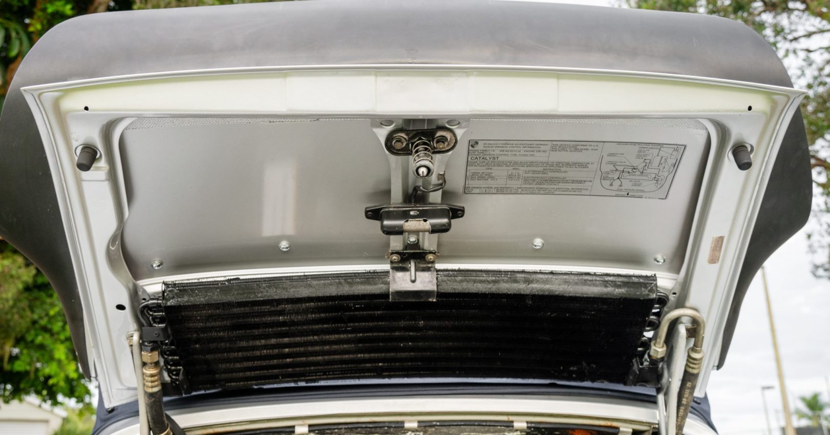 1987_porsche_911-carrera-cabriolet_1987_porsche_911-carrera-cabriolet_81dc2d24-1bbe-41a1-a0ab-50b6d28182d5-QrOdiA-24879-24880-scaled