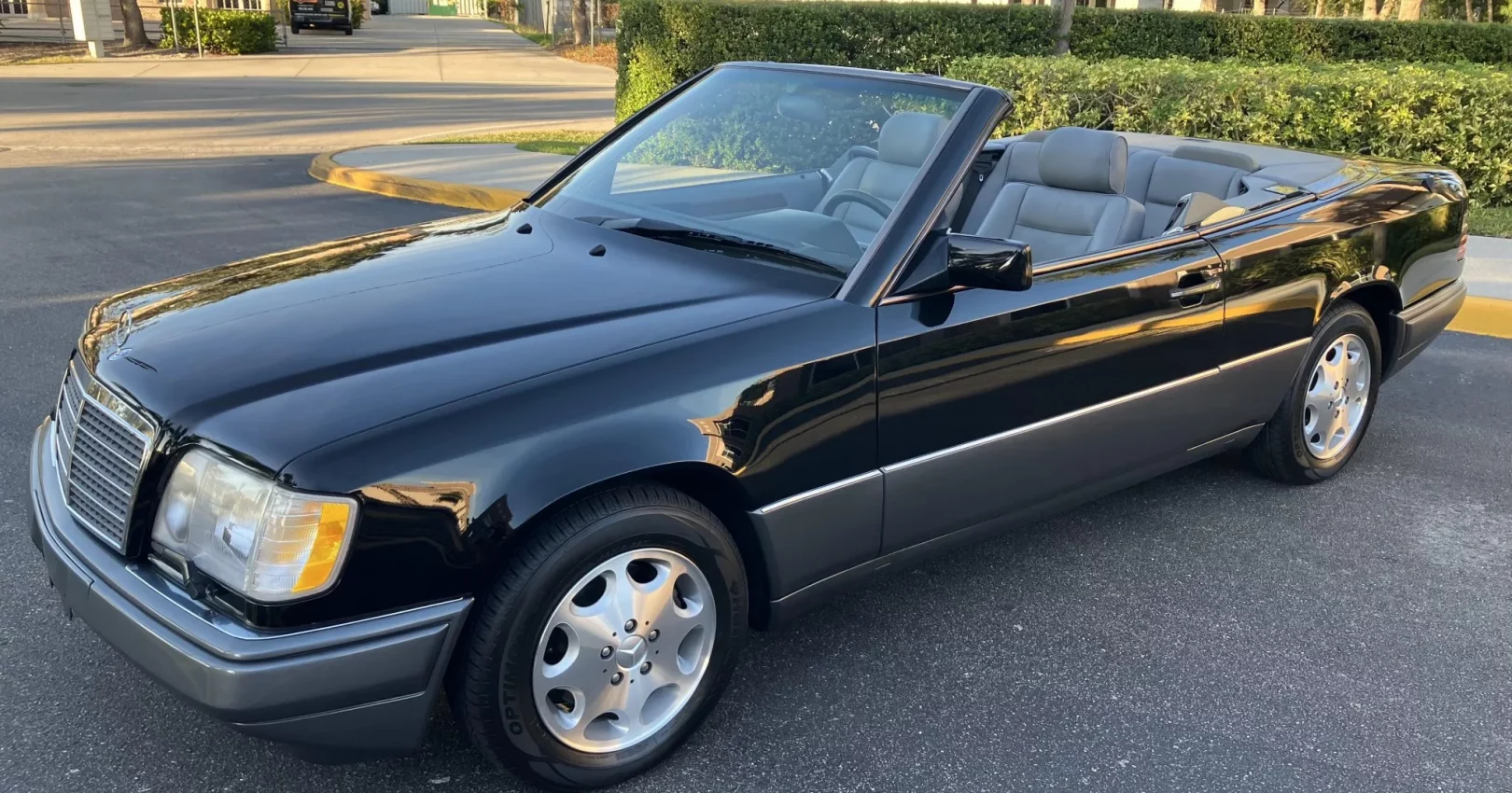 1995_mercedes-benz_e320-convertible_IMG_6184-14645-scaled